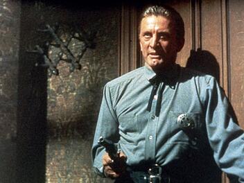 Der letzte Zug von Gun Hill Kirk Douglas spielt die Hauptrolle in John Sturges' Western "Der letzte Zug von Gun Hill".