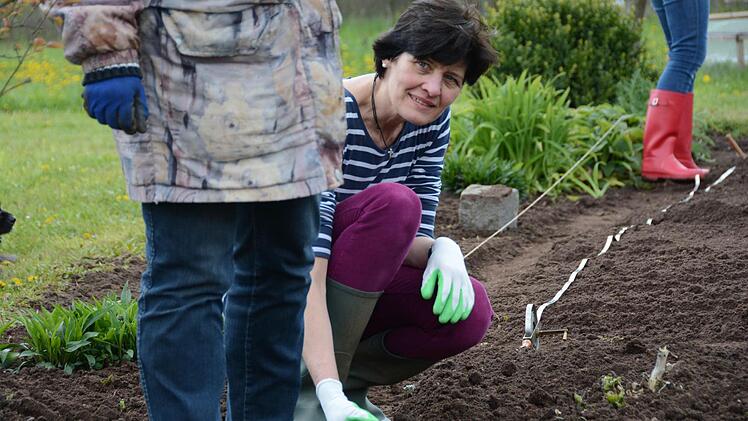 Praxisstunde für Gartenbau im Hausgarten Foto: Dagmar Besand
