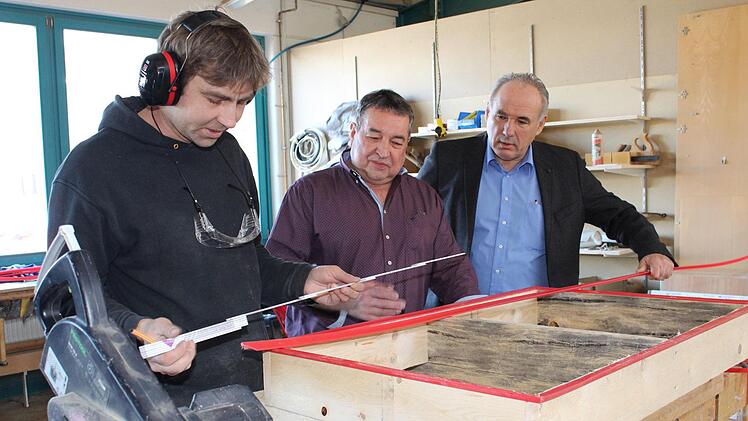Florian von der WAB mit Georg Nagengast und Jürgen Ganzmann (v. l.)    Foto: Evi Seeger