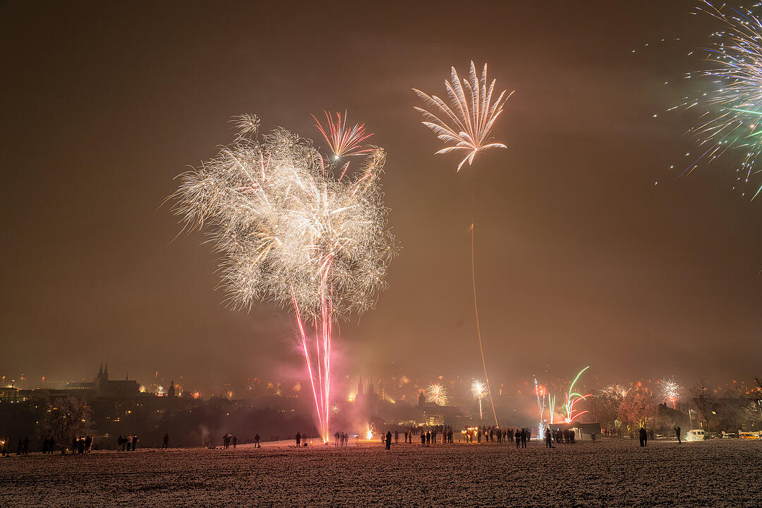 Silvester 2025: Bamberg schießt sich ins neue Jahr 2025 - Feuerwerk über der Domstadt Silvester 2025: Bamberg schießt sich ins neue Jahr 2025 - Feuerwerk über der Domstadt