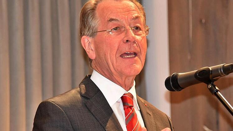 Franz Müntefering hielt die Festrede beim ASB anlässlich vieler Ehrungen. Foto: Gabi Arnold
