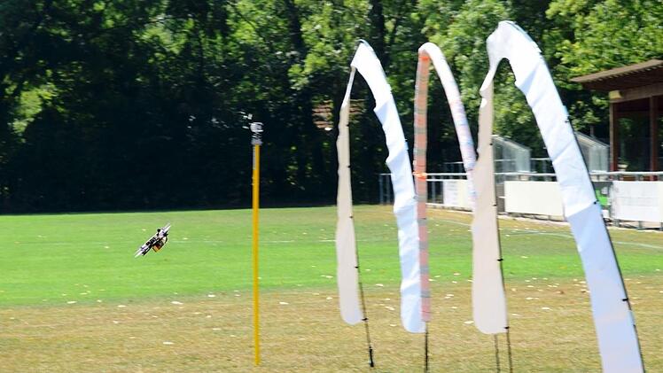 Wer schafft es am schnellsten durch den Track?  Fotos: Berthold Diem