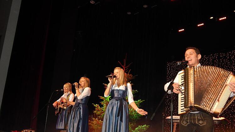 Die Geschwister Niederbacher mit (von links) Andrea, Christina, Angelika und Manfred. Foto: Horst Wunner