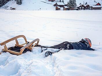 Wintersport, Rodel-Unfall, Schlitten-Unfall, Rodeln, Winter