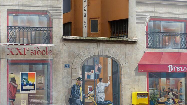 Real ist hier in Lyon nur eines: der Postkasten. Alles andere ist bloß aufgemalt.