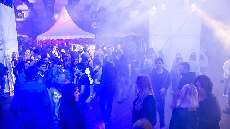 War am Wochenende eine exklusive Partylocation: die M&ouml;nchshofhalle in Kulmbach. Foto: Alexander Muck