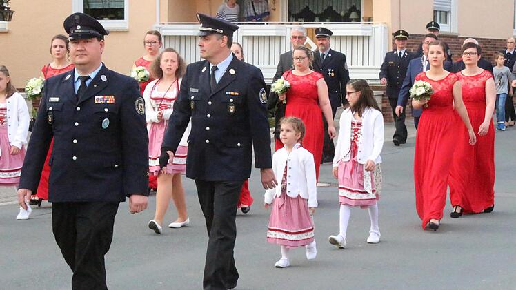Kleiner Festzug durch Weismain zur Stadthalle, Fotos: Roland Dietz