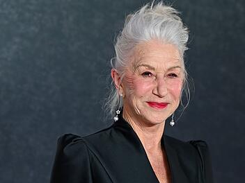 Helen Mirren beklagt sich über gesellschaftliche Vorurteile gegenüber älteren Menschen.