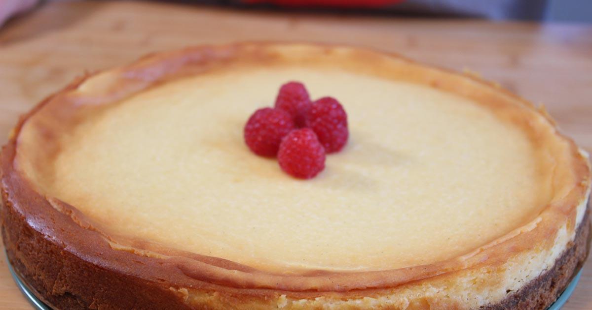 The best cheesecake: Creamy cheesecake with a cookie base