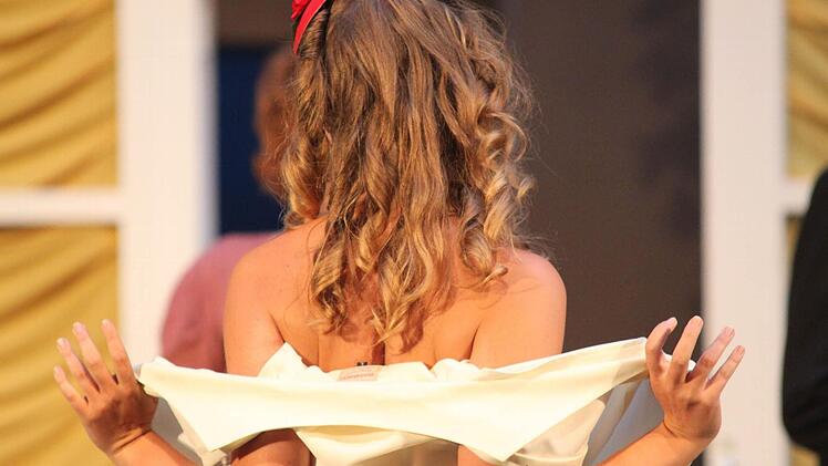 Reizende Szene aus "Miss Marple - Mord im Pfarrhaus" Foto: Jürgen Gärtner