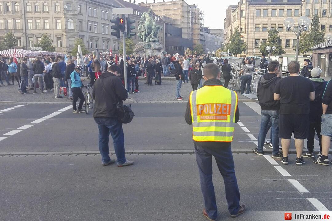 Demonstration in Fürth - Pegida trifft auf Gegenkundgebung
