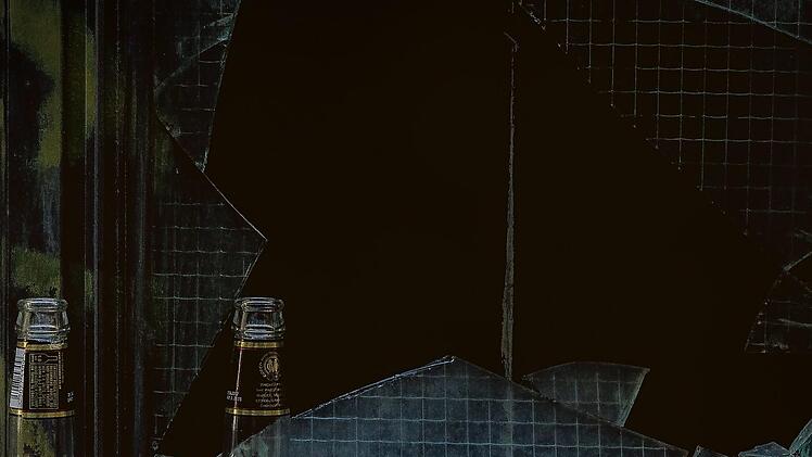 In Scheibe gefahren und dann gefl&uuml;chtet: Der Fahrer eines Kleintransporters hat am Berliner Ring im Bamberg einen Unfall verursacht. Symbolbild: unsplash.com/James Sutton