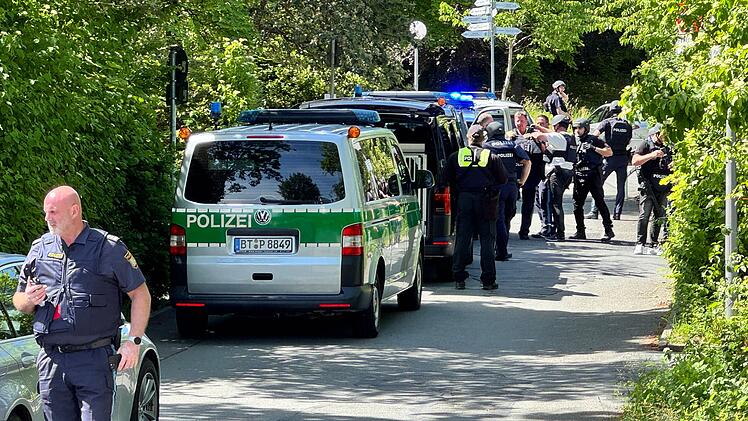 Angedrohte Gewalttat l&ouml;st Polizeieinsatz an Schule in Hof aus
