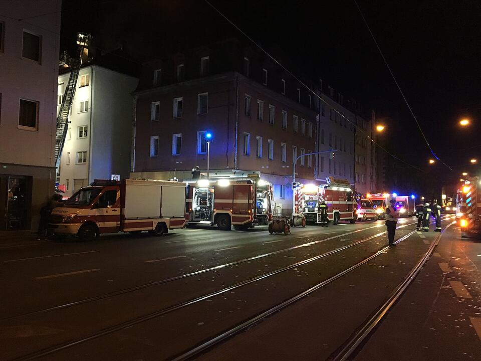 Dachstuhl brennt komplett aus