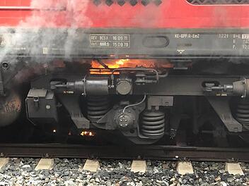 Plötzlich schlugen Flammen aus dem Motorraum der Diesellok. Foto Ulrich Wirth