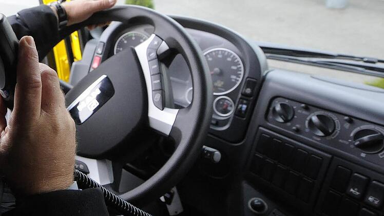 Lkw-Fahrer bei Tennenlohe mit 3,36 Promille auf der Autobahn unterwegs Symbolbild: dpa