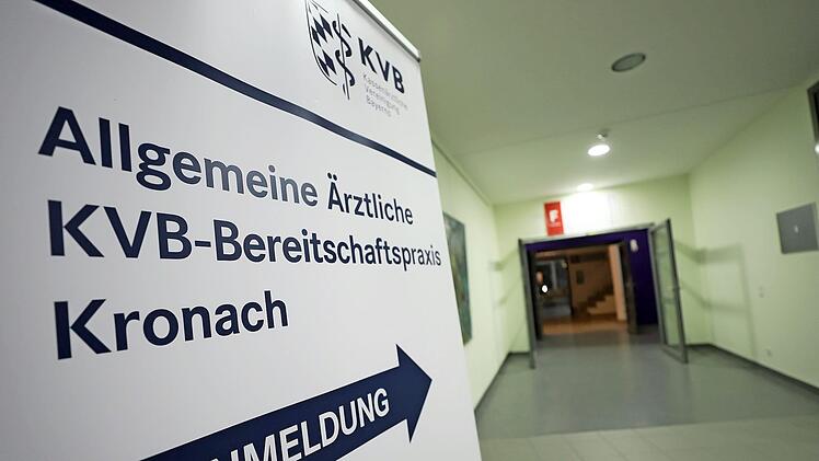 Einige Hinweisschilder sind schon nötig, um den Weg zur Bereitschaftspraxis zu finden, die in der Frankenwaldklinik untergebracht ist.  Foto: privat