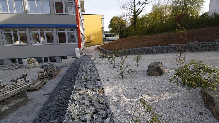 Vor der Realschule Ebermannstadt Foto: Josef Hofbauer