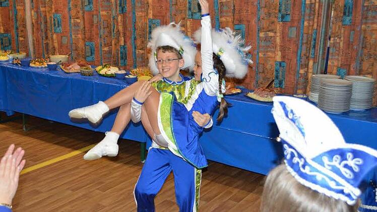 Pascal Armbruster und Fabienne Lehner zeigten ihr Können als Tanzpaar.
