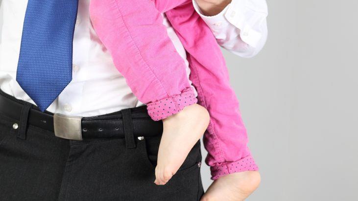 Am Donnerstag (1. Juni) legte das Familienministerium einen Bericht vor, nachdem die Arbeitswelt in Deutschland familienfreundlicher geworden sei. Vor allem die Zahl der erwerbstätigen Frauen mit Kind hat zugenommen. Nachholbedarf gebe es noch bei den Vätern. Foto: Archiv