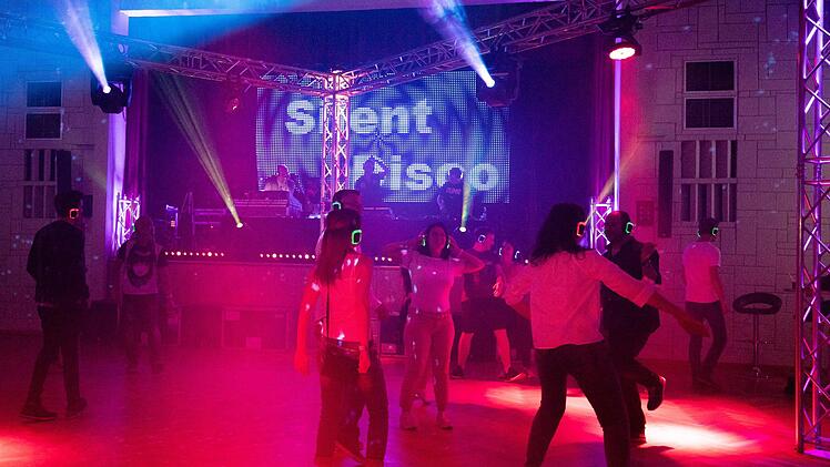 Die erste "Silent Disco" im Landkreis Kronach. Foto: Marian Hamacher