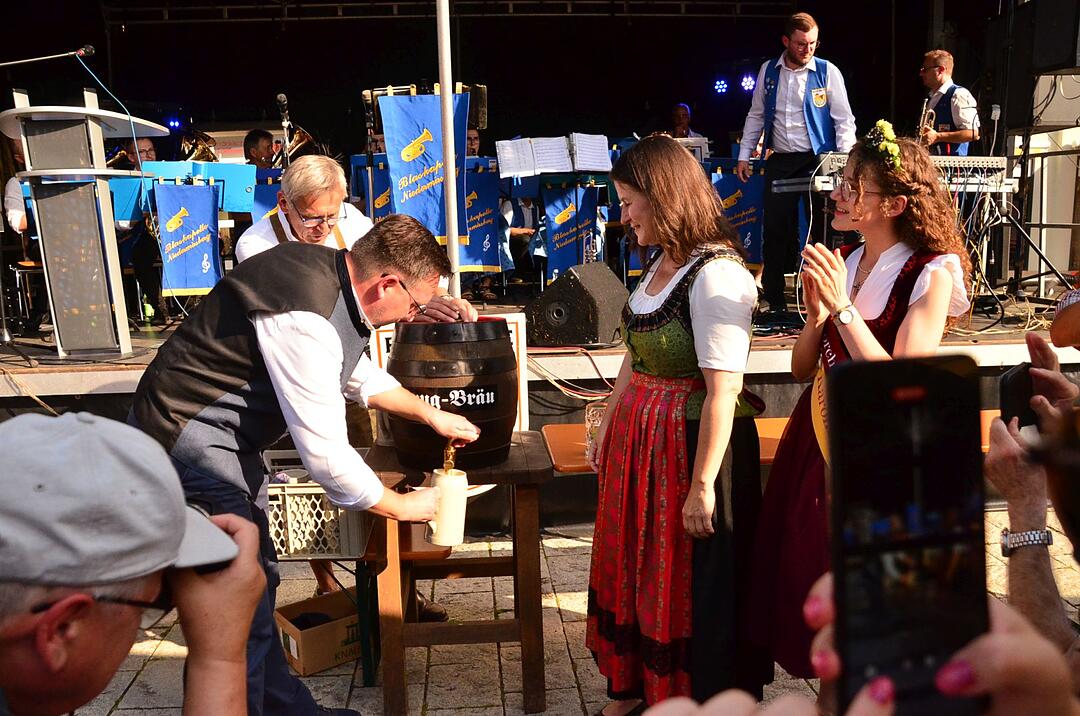 Auf dem Marktplatz Ebermannstadt wird gefeiert!