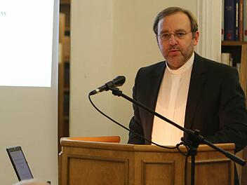 Norbert Jung bei seinem Vortrag am Dienstag.  Foto:  Matthias Hoch
