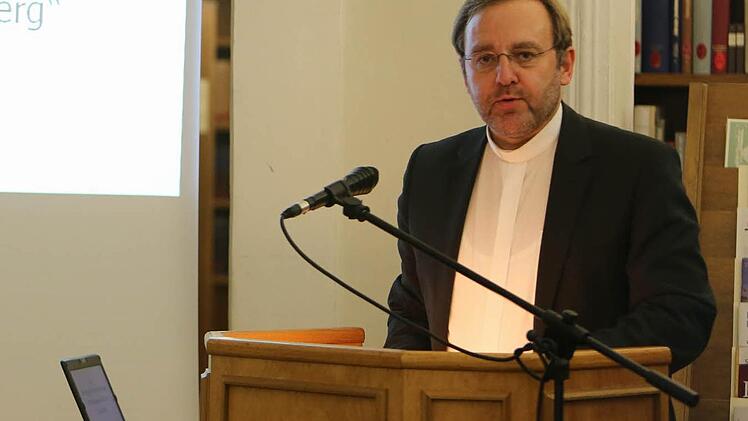 Norbert Jung bei seinem Vortrag am Dienstag.  Foto:  Matthias Hoch