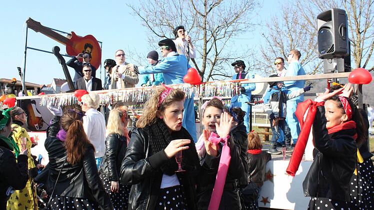 Eindrücke vom Faschingszug in Steinach.  Foto: Robert Huger