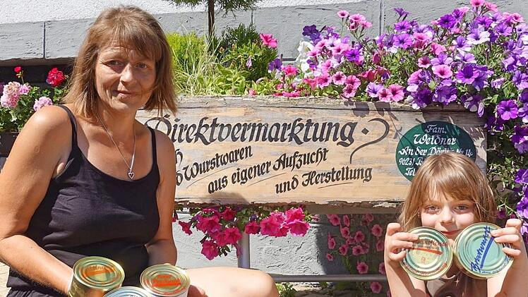 In Stublang gibt es bei Familie Weidner sowohl Wurstwaren als auch Fleisch von Schweinen aus eigener Aufzucht.