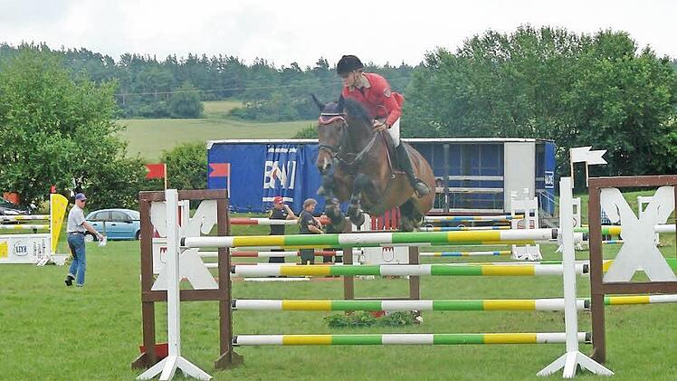 Die sportliche Variante: Springen Foto: Ralf Treubig