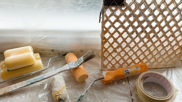 Symbolbild: Malerarbeiten, Streichen