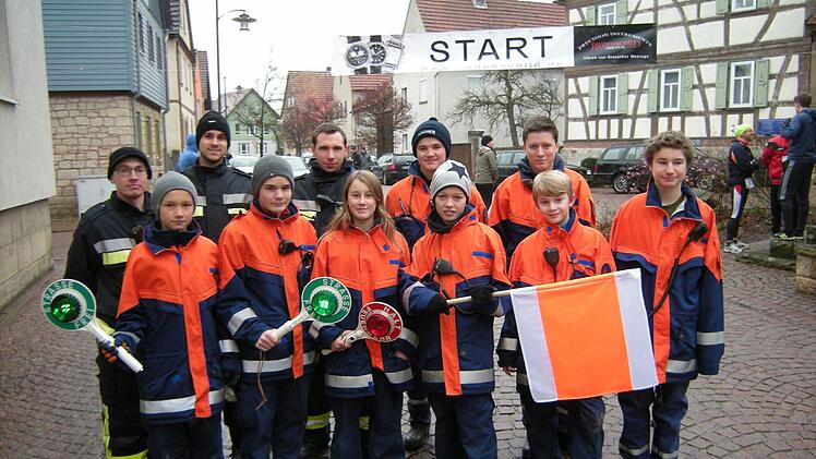 Schnappschüsse vom Fuschter Silvesterlauf.