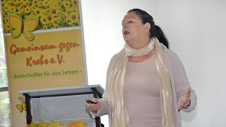 Mit einem engagierten Referat über das Thema Brustkrebs und Therapiemethoden wartete die Onkologin und Vorsitzende von "Gemeinsam gegen Krebs", Martina Stauch, auf. Foto: Karl-Heinz Hofmann