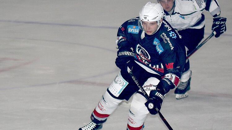Elf Scorerpunkte (fünf Tore) steuerte Jan Trübenekr in den ersten drei Pflichtspielen für die Haßfurter Hawks bei. Beim Heimauftritt gegen den ESV Waldkirchen möchte der 24-Jährige Tscheche wieder dazu beitragen, dass die Punkte in Haßfurt bleiben und der ESC Tabellenführer bleibt.  Foto: Ralf Naumann