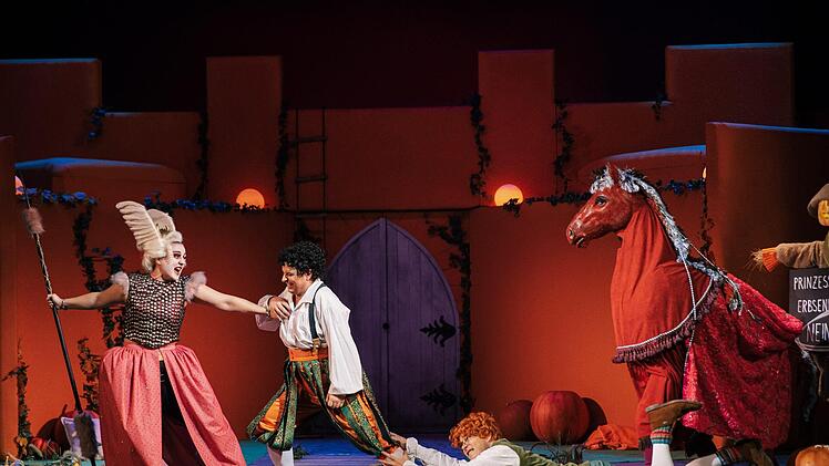 "Die Prinzessin auf dem Kürbis": Die Kinderoper von Roland Fister feierte ihre Uraufführung am Landestheater Coburg.Foto: Sebastian Buff