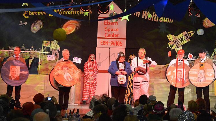 Das Opening führte in den Weltraum.