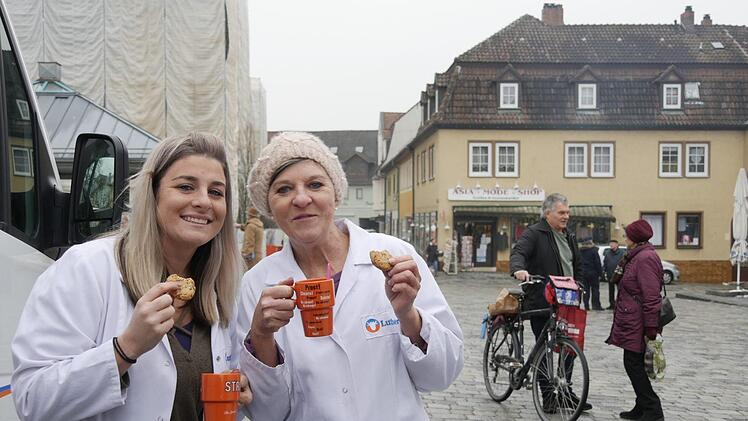 Eine Pause war ihnen gegönnt, mit warmem Tee und Cookies.  Foto: Manja von Nida