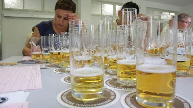 Die Jury hat es auch in diesem Jahr wieder nicht leicht die besten Biere f&uuml;r den European Beer Star auszuw&auml;hlen. Foto: European Beer Star