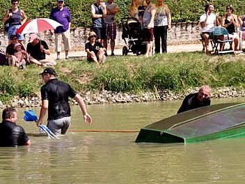 Das Neumüller-Boot trieb kieloben.   Foto: Richard Sänger