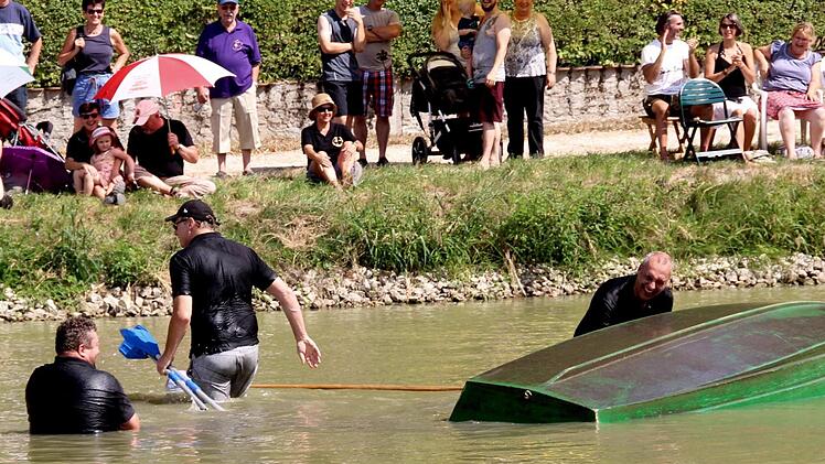 Das Neumüller-Boot trieb kieloben.   Foto: Richard Sänger