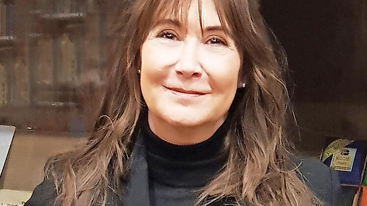 Manuela Mahn mit ihrem Standardwerk "Gewürze"