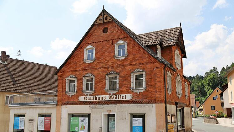 Das war der alte Laden. Er wechselte den Besitzer und wird jetzt neu und zeitgemäß ausgerichtet.  Foto: Franz Galster