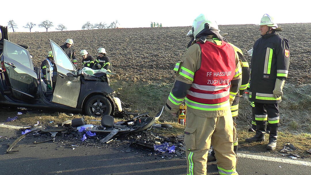 Kreis Haßberge: 29-Jährige stirbt bei schwerem Frontal-Crash