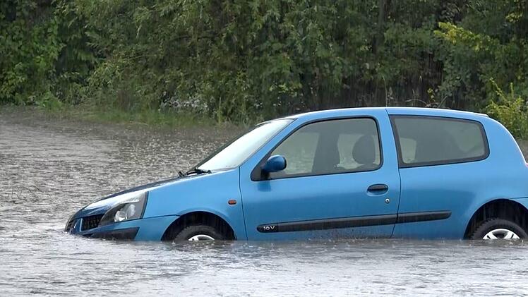 Überflutung in Heroldsbach.  Foto: Merzbach (News5)