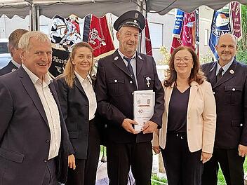 Michael Kundmüller erhielt für 40 Jahre aktiven Dienst in der Feuerwehr Weiher eine Auszeichnung.