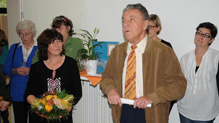 Kurt Sieber bedankte sich bei Bibliotheksleiterin Marion Cierpinski.