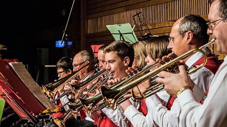 Impressionen vom Weihnachtskonzert in der Franz-Goebel-HalleFoto: Jochen Berger