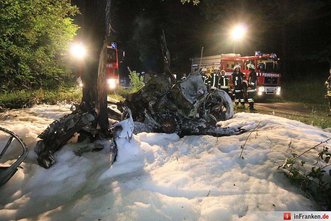 Tödlicher Unfall bei Boxbrunn: Pkw wird zerfetzt