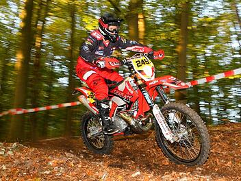 Der Kronacher Benjamin Meusel startete als ehemaliger Motocrosser und nach einer Verletzungspause in der Internationalen Deutschen Enduro Meisterschaft. Zunehmend kam er immer besser in Fahrt.  Foto: privat